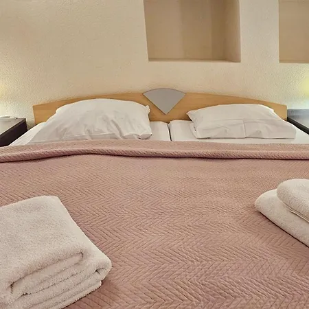 Statek 014 Z Osobna Sypialnia I Antresola Przy Plazy Appartamento